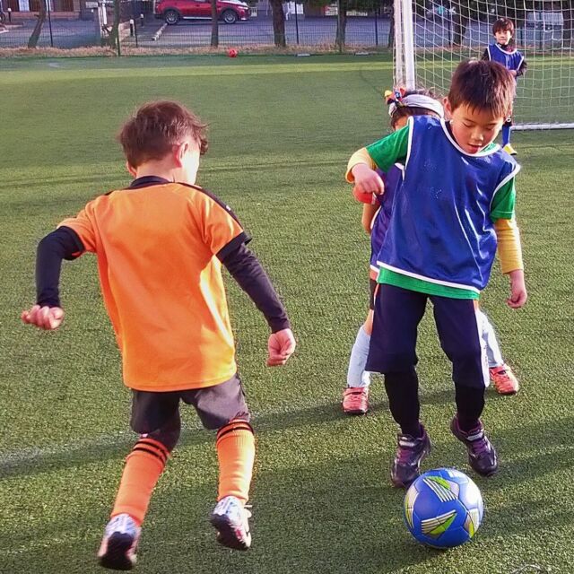 ヴィアティン三重サッカースクール Official Website ヴィアティン三重サッカー スクールは 全ての運動の基礎となる走る 飛ぶ 投げる 蹴るなどの基本動作を大切にし サッカーを好きになることを通して子どもたちの成長をサポートします Jリーグ経験者も含む現役